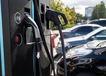 التأمين على المركبات الكهربائية والهجينة يشهد نمواً قوياً حتى 2030