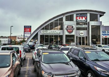 سوق السيارات الأمريكي لازال تحت صدمة ارتفاع تكلفة وثائق التأمين