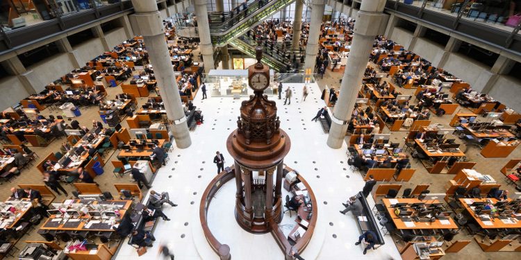 وكالة تصنيف أمريكية ترفع نظرتها المستقبلية لسوق التأمين في لندن إلى إيجابية