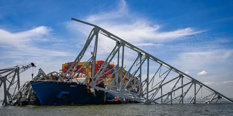 «تشب» تسدد 350 مليون دولار تعويضات تأمينية عن إنهيار جسر بالتيمور