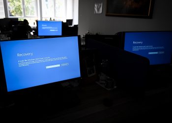 حاملي وثائق التأمين السيبراني يواجهون «كراود سترايك» إثر العطل التقني العالمي 