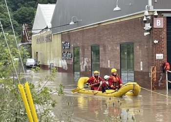 فيضانات تورونتو تكبد شركات التأمين خسائر بمليار دولار