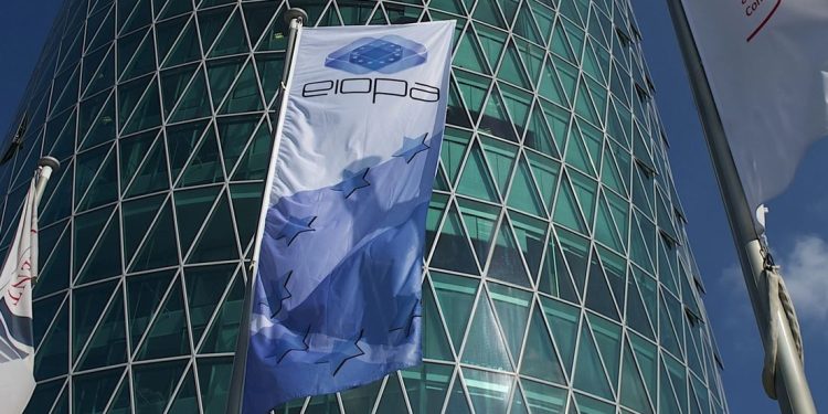 «الأوروبي» يتجه لمعاقبة شركات التأمين المستثمرة في شركات الوقود الأحفوري
