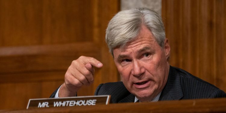 صناعة التأمين.. الصدمة الاقتصادية الكبرى التالية للاقتصاد الأميركي