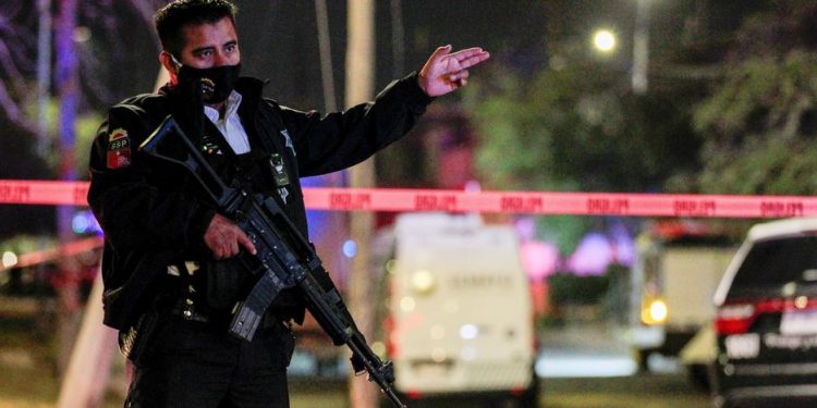 أنشطة الكارتلات تدفع الطلب على أنظمة «تغطية الجريمة المنظمة» في المكسيك