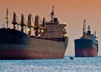 توترات البحر الأحمر تفاقم أسعار التأمين على السفن مع حلول 2025