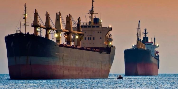 توترات البحر الأحمر تفاقم أسعار التأمين على السفن مع حلول 2025