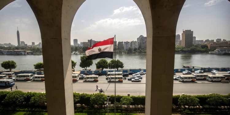 خطة لمبادلة ديون «التأمين الاجتماعي» بأصول شركات مدينة في مصر