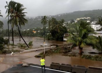 إعصار جارانس يكبد شركات التأمين الفرنسية 379 مليون يورو تعويضات