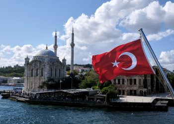 لماذا ارتفعت تكلفة التأمين على ديون تركيا؟