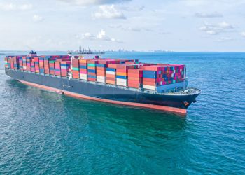 تكلفة التأمين على البضائع في البحر الأحمر تتضاعف خلال أيام